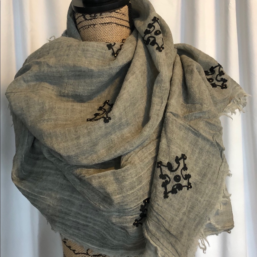 Light Wool Scarf with Embroidered Accents